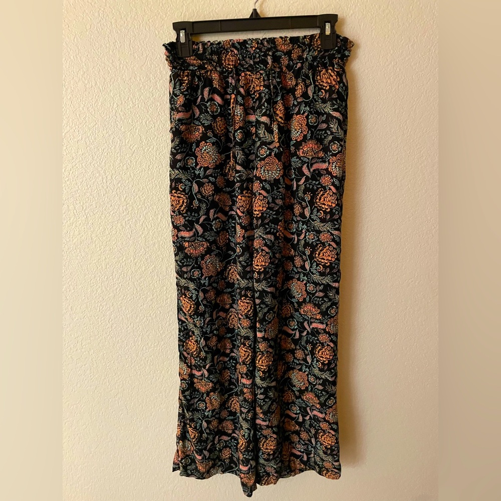 SO High rise wide leg pattern pants